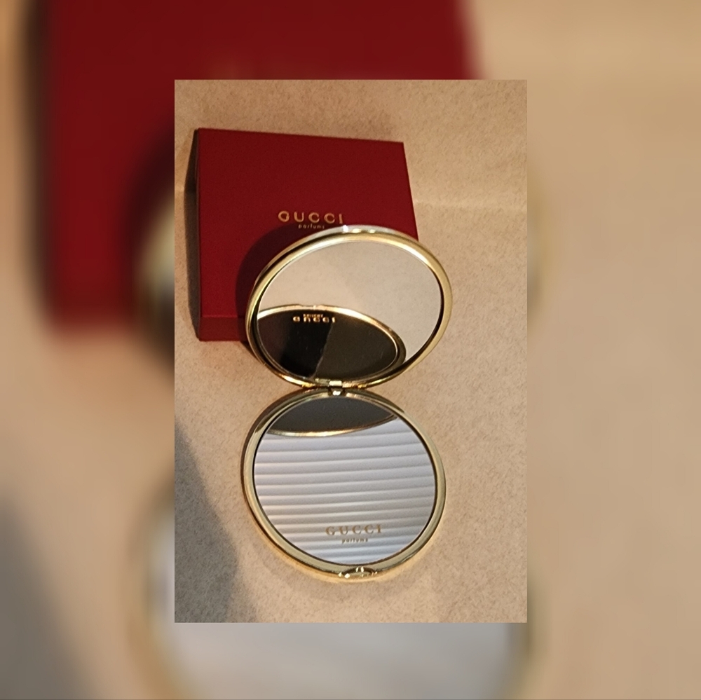 Gucci Gold Monogram Compact Makeup Mirror New In Box - Picture 5 of 9